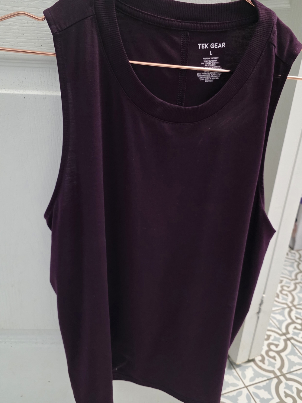 tek gear Women's Sleeveless Tank Top in Plum